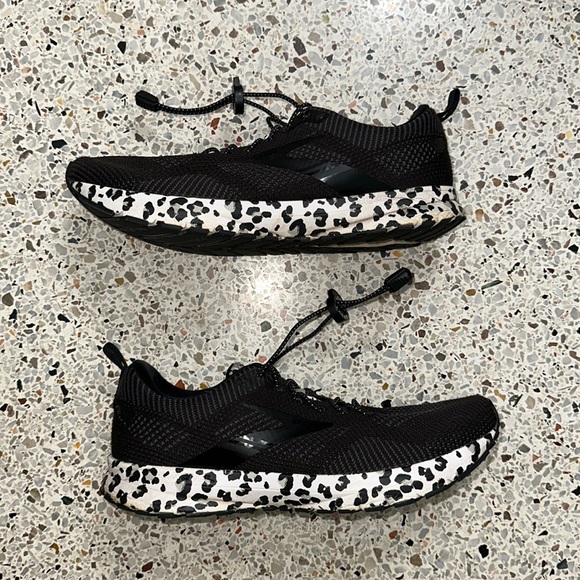 Brooks Shoes Brooks Revel 5 Snow Leopard Black White Silver Shoe